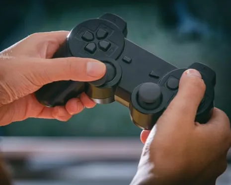 What Makes Certain Players Reverse Their Controls? Scientists Now Have Insights, But They’re Not What You Think
